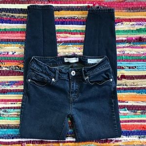 Bullhead ~ Dark wash Jegging